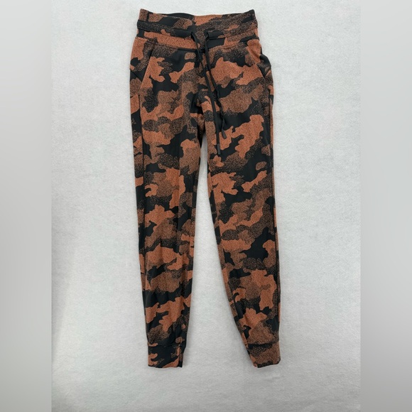 Lululemon Ready to Rulu‎ Jogger 29"
Heritage Speckle Camo Jacquard Graphite 2 - Picture 6 of 15